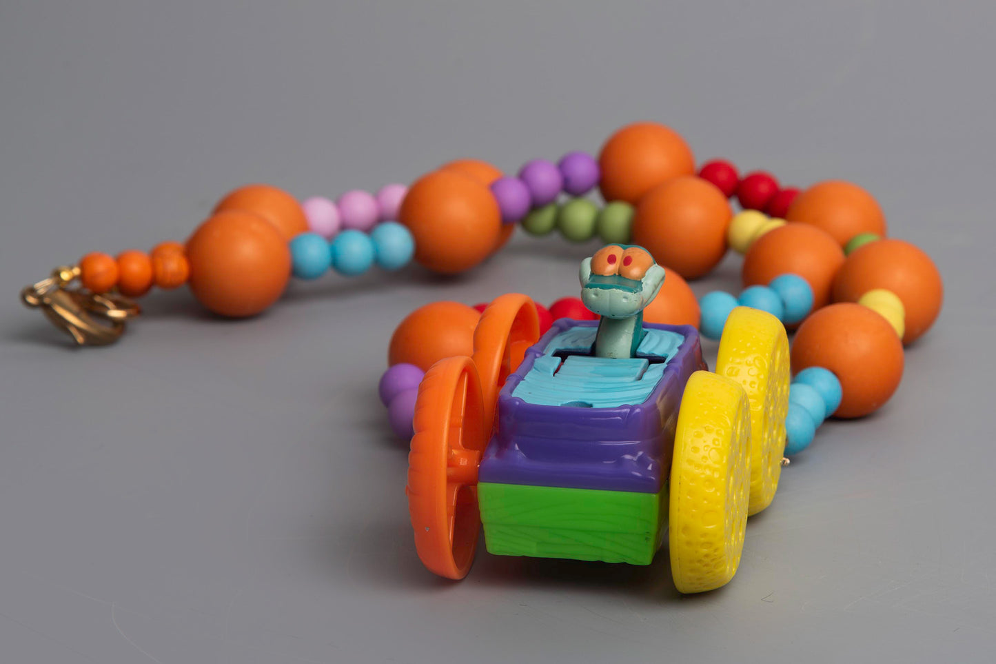 Reversible Two Creature Car on Multicoloured Wood Necklace | Hopetown & Hunter