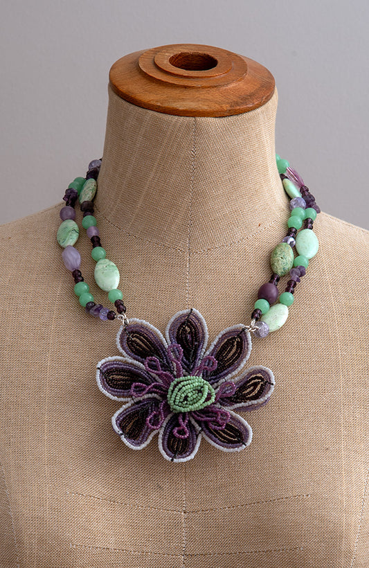 Vintage Beaded Flower Necklace | Hopetown & Hunter