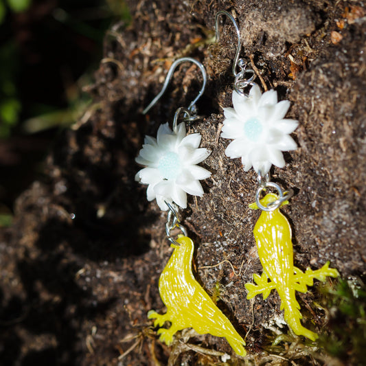 Vintage White Plastic Flower with Yellow Bird Drop Earrings | Hopetown & Hunter